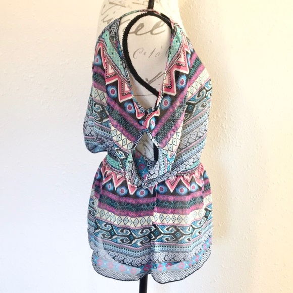 LOVE COUTURE | Aztec Keyhole Sleeves Sheet Blouse - Picture 5 of 7